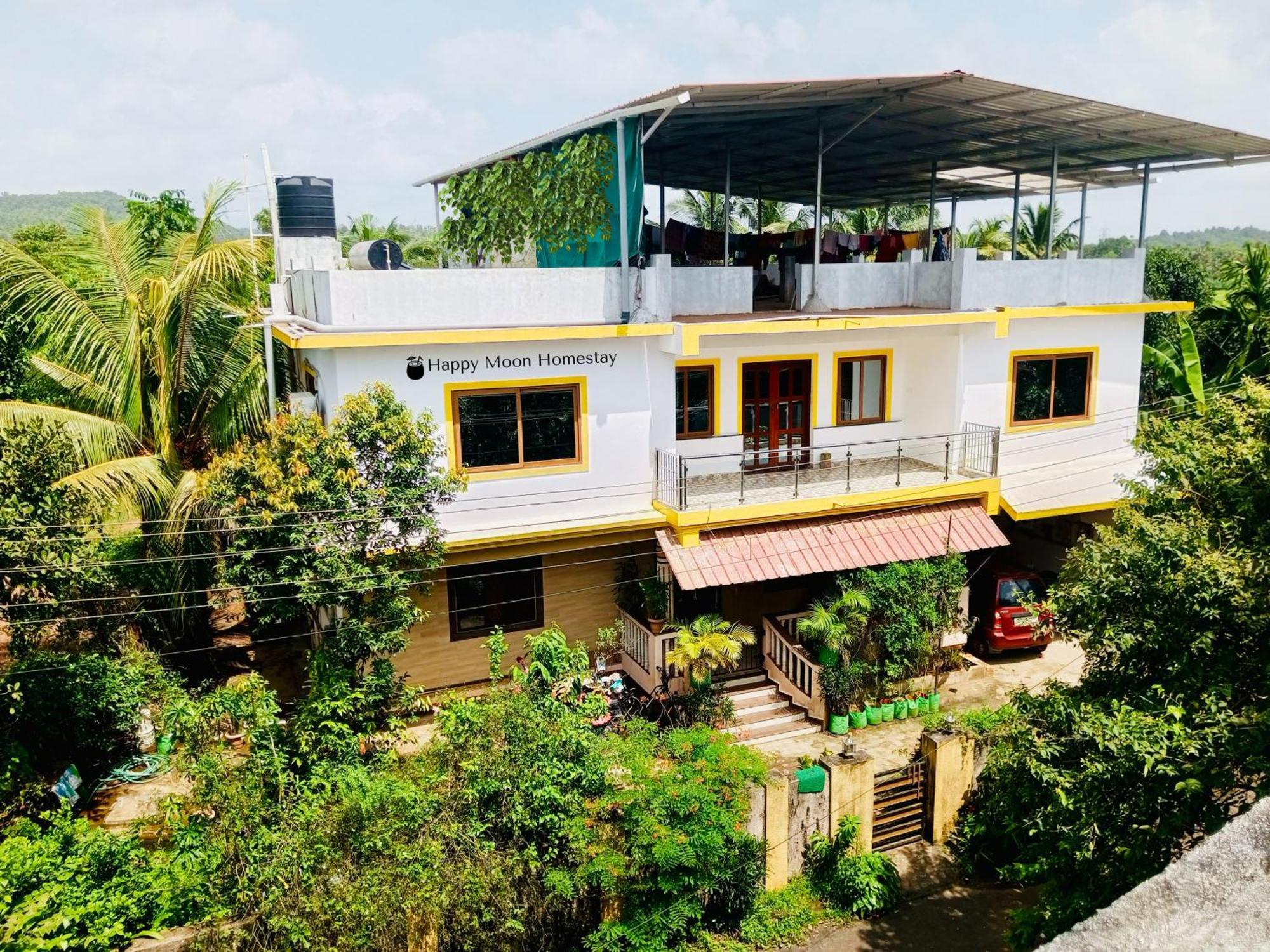 Happy Moon Homestay Aldona 외부 사진